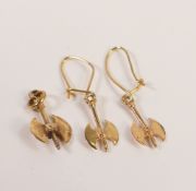 14ct gold axe head design earrings & similar 14ct pendant, 1.9g.