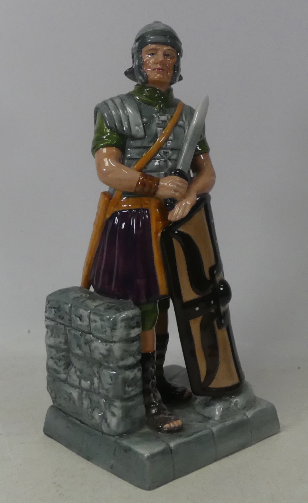 Royal Doulton character figure The Centurion HN2726, H:25cm