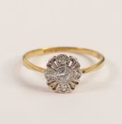 18ct gold diamond cluster ring, size P,2g.