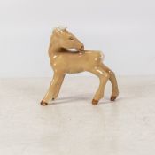 1950s rare George Wade model of a palomino foal, h.6cm.