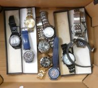 A collection of gentleman's wristwatches' including Citizen, Accurist etc (11)