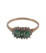 9ct gold ring set with emeralds and diamonds, size S, 1.9g.