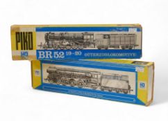 Two Piko HO gauge locomotives to include BR52 19-20 Guterzuglokomtive and BR01 Schnellzuglokomotive.