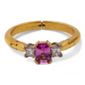 18ct Gold ruby (or similar gemstone) & 2 diamond ring size O expanding to V by means of hinged