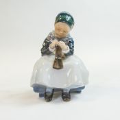 Copenhagen figurine 'Amager Girl' sewing (1314), H. 15cm