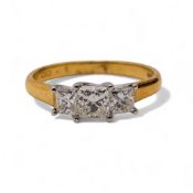 18ct yellow Gold hallmarked 3 stone princess cut diamond ring, indicated total diamond weight 1ct,