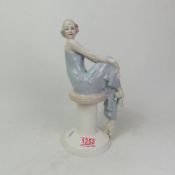 Royal Doulton Reflections figurine Flirtation HN3071.