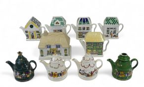 Wade selection of Collectors novelty teapots to include:- The Queen Victoria, Flories's Flowers,