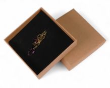 9ct gold amethyst pendant and chain, 3.2g.