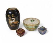 Crown Devon Fieldings Lustrine gilded lustre small bowl, decorated with butterfly & Lizards, d.11.