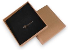 9ct gold heart pendant and chain, 0.7g.