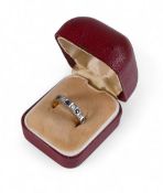 18ct gold diamond & sapphire set ring, size 3.9g.