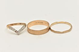 THREE 9CT GOLD RINGS, to include a textured band ring, hallmarked 9ct London, ring size T, a 9ct