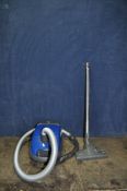 A MIELE S381 VACUUM CLEANER with floor head (PAT pass and working)