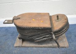 A 20TH CENTURY STUDDED LEATHER FOOT BELLOW, approximate length 75cm x height 31cm, condition report: