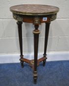 A 20TH CENTURY CIRCULAR SIDE TABLE, with a marble effect insert, brass banding, and decorative