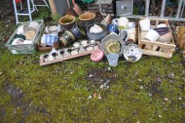 A LARGE COLLECTION OF CERAMIC, RESIN AND METAL GARDEN POTS including Le Jardinière pots, glazed