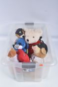 A QUANTITY OF MODERN TEDDY BEARS & SOFT TOYS WITH AN AMERICAN THEME, Saks Fifth Avenue Bear, Macy'
