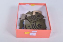 SMALL SELECTION OF SPECIAL AIR SERVICE REGIMENT, SLIP ON SHOULDER BOARDS, Regular green, some pairs,