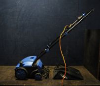 A HYUNDAI HYSC1532E LAWN SCARIFIER/ AERATOR, with collection bag, aerator and scarifier