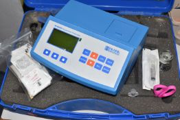 A HANNA HI-83203K AQUACULTURE PHOTOMETER KIT comprising a cased photometer, a glass sample bottle,