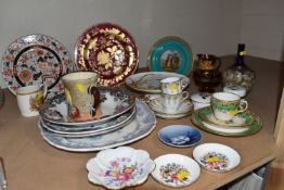 A COLLECTION OF NAMED CERAMICS, comprising a hand painted compote with gilt floral detail,