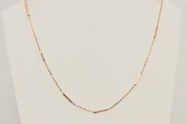 A 9CT GOLD CHAIN NECKLACE, designed as polished rectangular bars with chain links, fitted with a