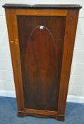AN EARLY 20TH CENTURY MAHOGANY SINGLE DOOR WARDROBE, of small proportions, that’s enclosing a pull
