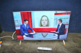 A PANASONIC TX-40DX700B 40in SMART TV WITH REMOTE (PAT pass and working)