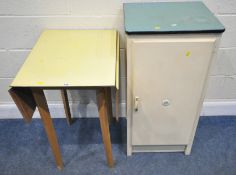 A 20TH CENTURY FORMICA TOP DROP LEAF TABLE, open width 92cm x closed width 49cm x depth 60cm x
