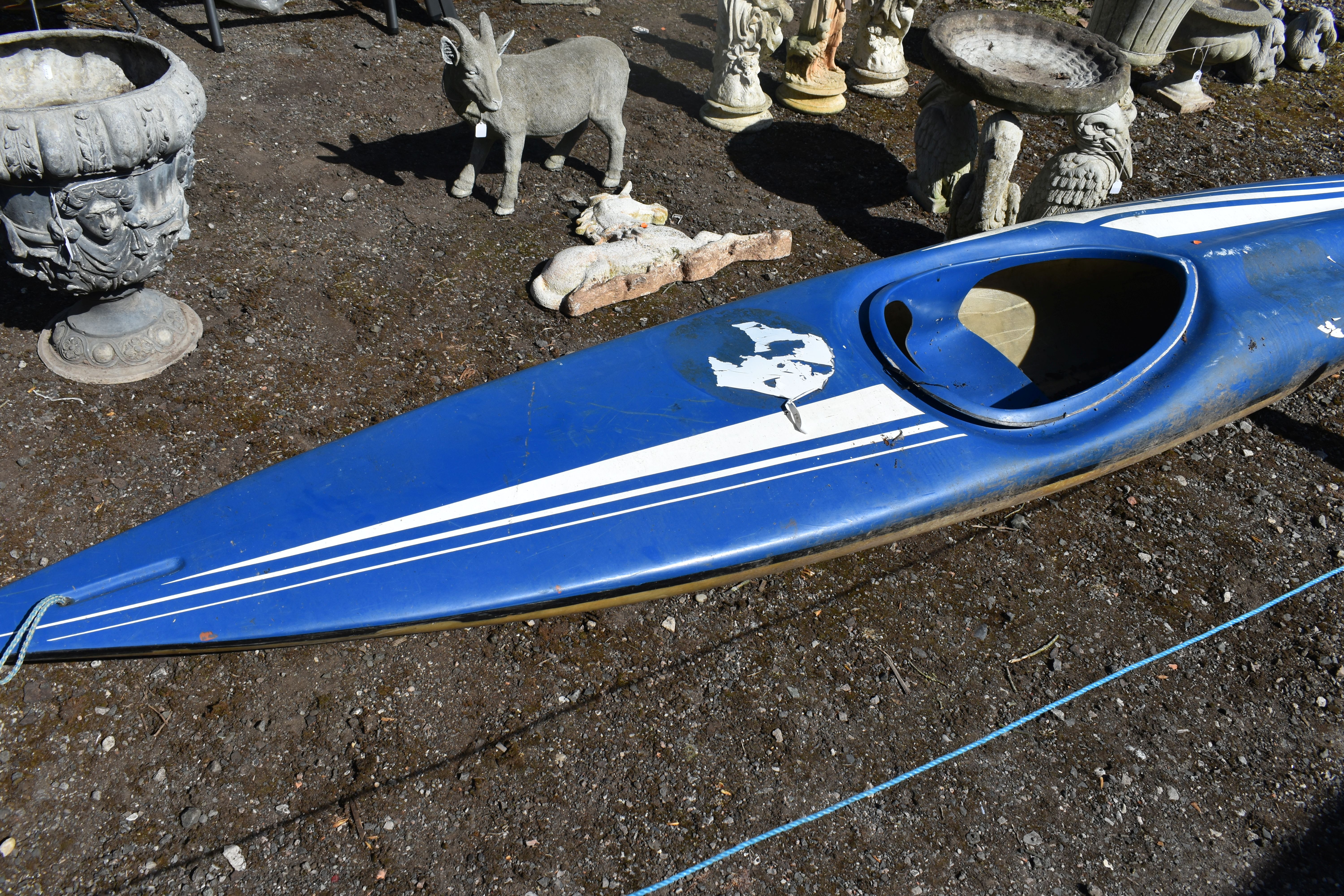 A BLUE COLOURED CANOE, length 400cm, untested in water - Image 3 of 3