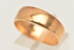 A WIDE 18CT GOLD POLISHED BAND RING, approximate band width 6.5mm, hallmarked 18ct Birmingham,