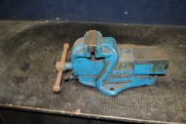 A FORTIS UNBREAKABLE ENGINEERS VICE, with 4 1/2in jaws Condition Report: surface rust but doesn't