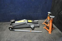 A MASTER MECHANIC 2 TONNE TROLLEY JACK, with bar, and a pair of Halfords axle stands (4)