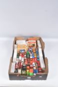 A QUANTITY OF BOXED AND UNBOXED MAINLY MODERN DIECAST VEHICLES, to include boxed Lledo 'Days Gone'