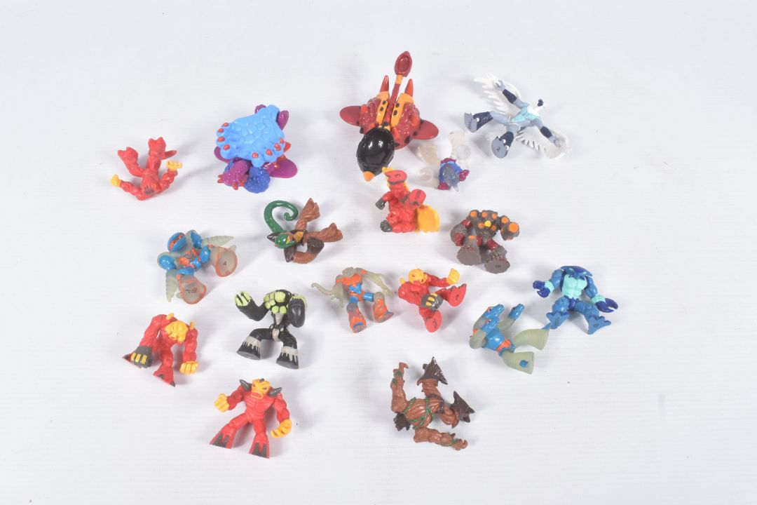A QUANTITY OF GORMITI ACTION FIGURES AND ACCESSORIES, by Giochi Preziosi, all appear complete and in - Image 3 of 5