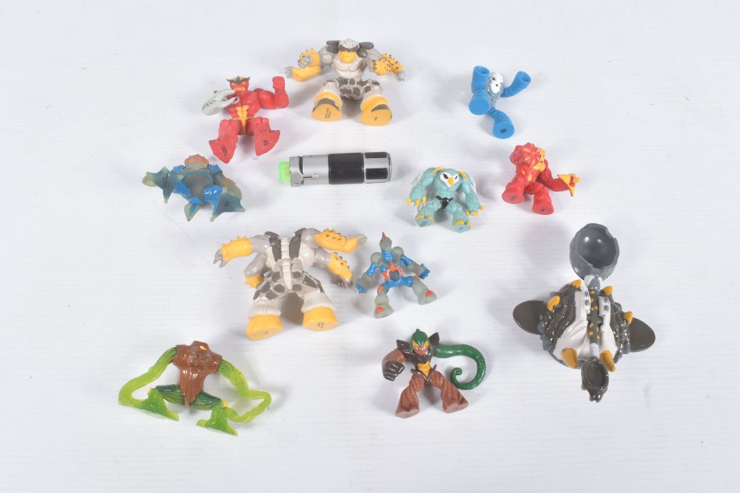 A QUANTITY OF GORMITI ACTION FIGURES AND ACCESSORIES, by Giochi Preziosi, all appear complete and in - Image 4 of 5