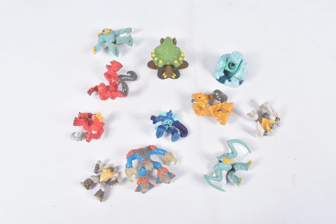 A QUANTITY OF GORMITI ACTION FIGURES AND ACCESSORIES, by Giochi Preziosi, all appear complete and in - Image 2 of 5