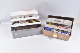 A QUANTITY OF ASSORTED MODERN LEGO PARTS, majority appear to be from a Technics model, possibly of a