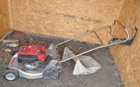 A LAWNFLITE PRO 553HRS SELF PROPELLED PETROL LAWN MOWER, with a Honda engine and grass box (engine