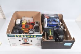A COLLECTION OF BOXED AND UNBOXED DIECAST MODEL 1:18 AND 1:24 SCALE SPORTS CARS, this lots