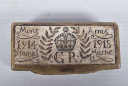 A HORN & BONE CONSTRUCTED SMALL HINGED BOX, BEARING A BONE CARTOUCHE TOP,(possibly for Snuff) with