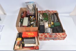 A QUANTITY OF OO GAUGE MODEL RAILWAY ITEMS, to include boxed Tri-ang Princess class locomotive '