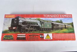 A BOXED HORNBY 00 GAUGE MODEL TRAIN SET, a Tornado Express starter train set with Class A1 4-6-2
