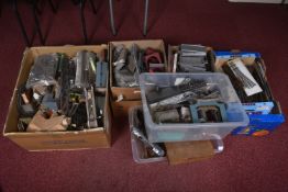 A LARGE QUANTITY OF ASSORTED OO/HO GAUGE MODEL RAILWAY LINESIDE & SCENIC ACCESSORIES, TRACK ETC.,