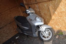 A 2003 HONDA SES125 MOTOR SCOOTER with a 125cc petrol engine, one key, V5C present, first registered