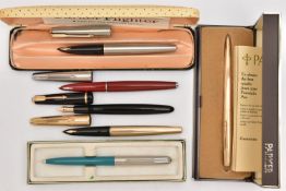 AN ASSORTMENT OF PENS AND PENCILS, to include a 'Parker Flighter' fountain pen in box,