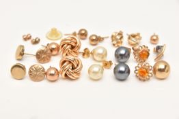 ASSORTED EARRINGS, to include a pair of large knot stud earrings with post and scroll back