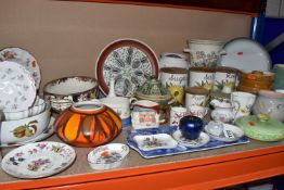 A GROUP OF MISCELLANEOUS CERAMICS, comprising a covered Carlton Ware dish Reg No. 26914, Royal