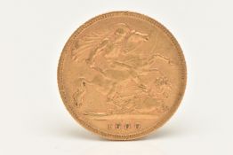A VICTORIAN GOLD HALF SOVERIEGN COIN, depicting Queen Victoria, dated 1900, approximate diameter